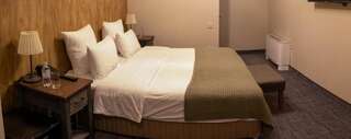 Отель Apricot Hotel Yerevan Ереван Стандартный двухместный номер с 1 кроватью или 2 отдельными кроватями-9